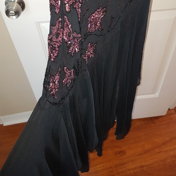 Dress - Picture 2 of 6